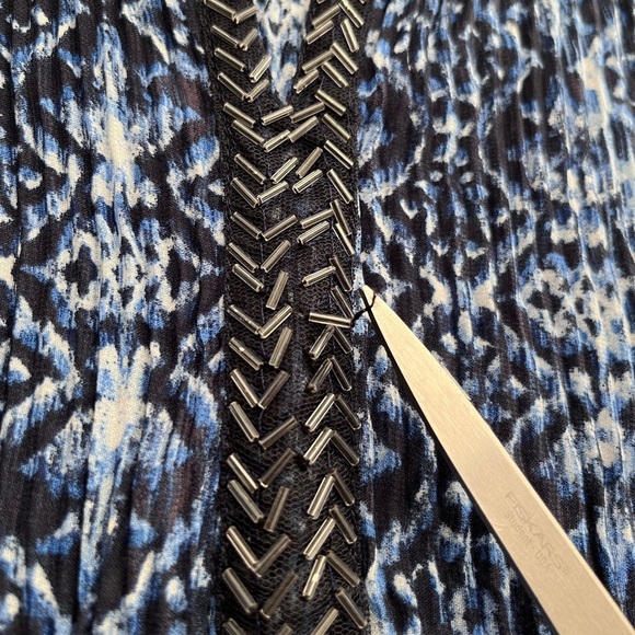 Catherine's Abstract Beaded Neck Mature Lightweight Chiffon Sz 4X Tunic Blouse - Picture 10 of 12